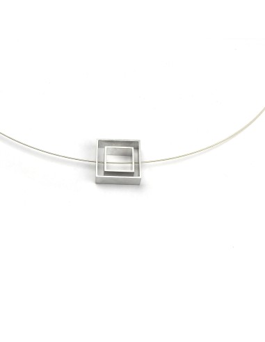 COLLAR CUADRADO ONE EN PLATEADO