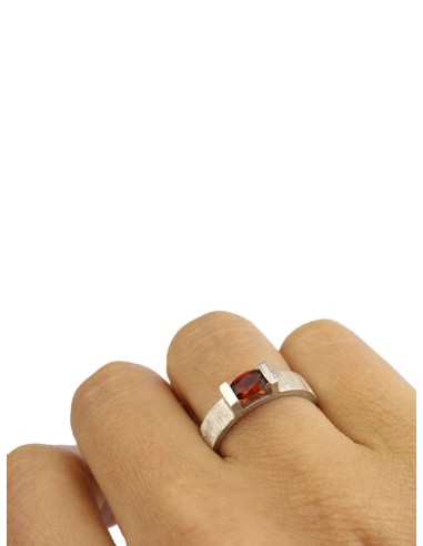 THREE Anillo Granate
