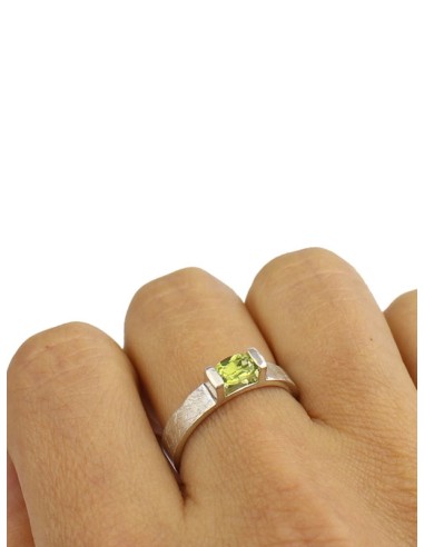 THREE Anillo Peridoto