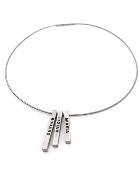 Collar personalizado con nombres