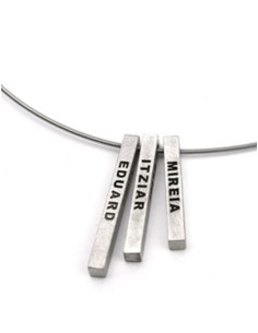 Collar personalizado con nombres