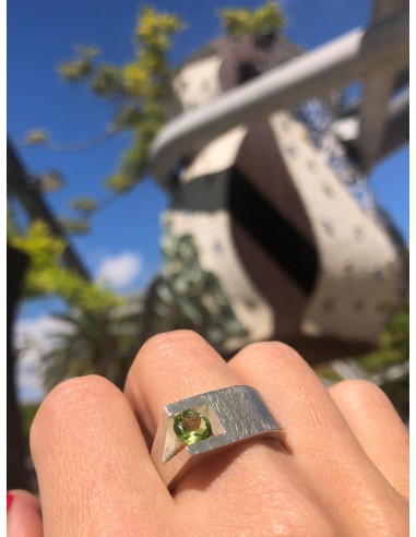 SIX CON PERIDOTO