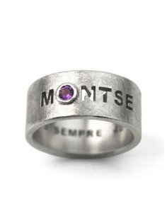 Anillo personalizado con 1 nombre y piedra
