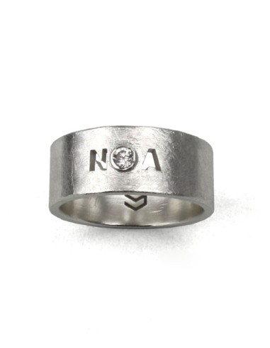 Anillo personalizado con 1 nombre y piedra