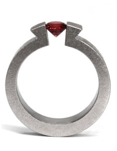 Anillo DIAMOND in red