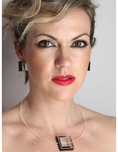 PENDIENTES ONE CUADRADOS EN NEGRO (M)