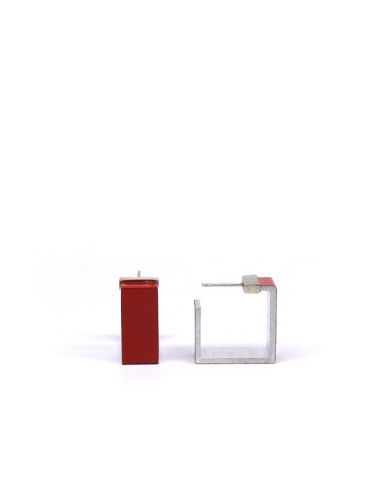PENDIENTES ONE CUADRADOS EN ROJO (M)