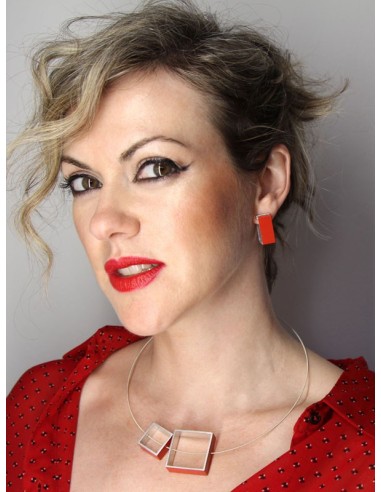 PENDIENTES ONE CUADRADOS EN ROJO (M)