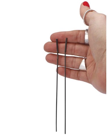 PENDIENTES LARGOS LINE NEGROS
