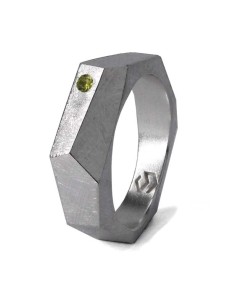 anillo rock peridoto