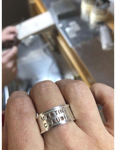 ANILLO PERSONALIZADO 2 NOMBRES, PYEDRA Y LATERALES PLATA