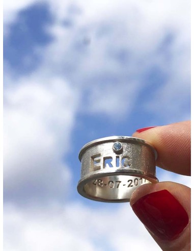 ANILLO PERSONALIZADO 2 NOMBRES, PYEDRA Y LATERALES PLATA