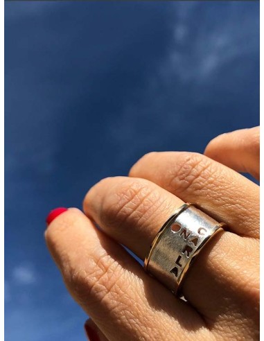 ANILLO PERSONALIZADO 2 NOMBRES Y LATERALES ORO