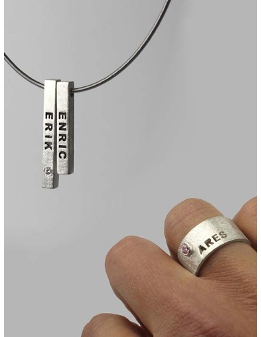 Anillo personalizado con 1 nombre y piedra
