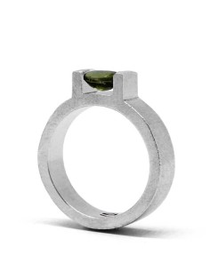 THREE Anillo Peridoto