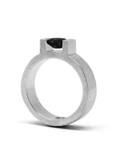 THREE Anillo Onix Negro
