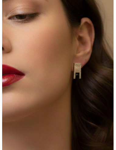 SIX earrings with natural ONIX.