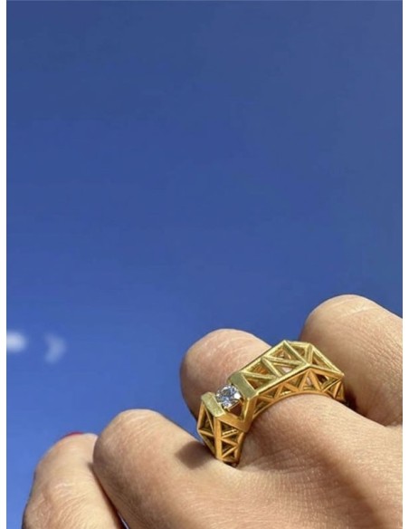 GOLDEN LLUM