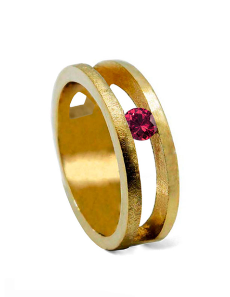BIG SPACE ORO CON DIAMANTE DE RUBÍ